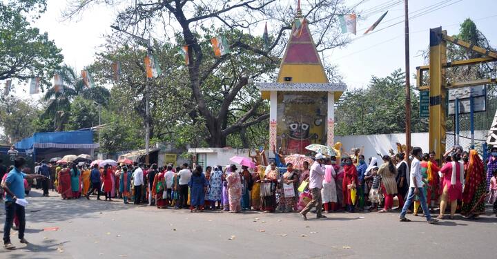 কন্য়াশ্রী, যুবশ্রী, লক্ষ্মীর ভাণ্ডার, খাদ্যসাথী, স্বাস্থ্যসাথী, জাতিগত শংসাপত্রের মতো পরিষেবার পাশাপাশি বিধবা ভাতা, OBC-দের স্কলারশিপ দেওয়ার প্রকল্প মেধাশ্রী, মাইক্রো ইরিগেশন প্রকল্প এবং ভবিষ্যৎ ক্রেডিট কার্ড-এই চারটি নতুন প্রকল্পের পরিষেবাও এবার মিলবে দুয়ারে সরকার ক্যাম্পে।