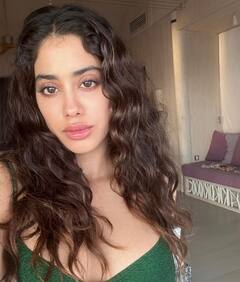 Janhvi Kapoor Photos: बिजी शेड्यूल के बीच चिल करती दिखीं जान्हवी, फोटोज देखकर भाई अर्जुन कपूर ने किया ऐसा कमेंट