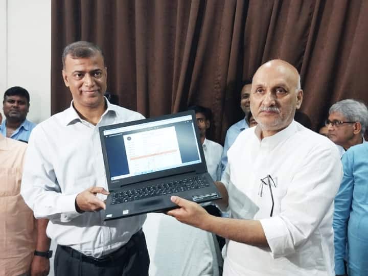 Bihar Board 10th Result 2023 Declared at results.biharboardonline.com Download BSEB Matric Result Scorecard Bihar Board 10th Result 2023: शिक्षा मंत्री और बिहार बोर्ड के अध्यक्ष ने जारी किया मैट्रिक का रिजल्ट, देखें टॉपर्स की लिस्ट