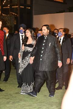 काली साड़ी, हाथ में पल्लू...इवेंट में किसी हीरोइन से कम नहीं लगीं राधिका मर्चेंट, देखें मुकेश अंबानी की होने वाली बहू की फोटोज़