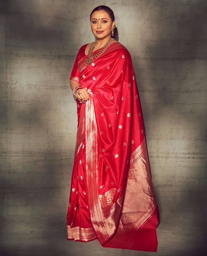 बता दें कि रानी मुखर्जी की फेमस डायरेक्टर आदित्य चोपड़ा से शादी की है. दोनों एक बेटी के पेरेंट्स भी हैं. वर्कफ्रंट की बात करें तो एक्ट्रेस को हाल ही में फिल्म ‘मिसेज चटर्जी वर्सेस नार्वे’ में देखा गया है. फिल्म को दर्शकों ने काफी पसंद भी किया है.