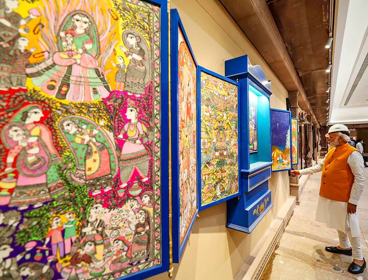 সাংসদদের জন্য একটি লাউঞ্জ তৈরি করা হবে। একটি লাইব্রেরি থাকবে। আলাদা করে খাবারের জায়গা থাকবে। বিশাল বড় আকৃতির পার্কিংয়ের জায়গাও তৈরি করা হচ্ছে।