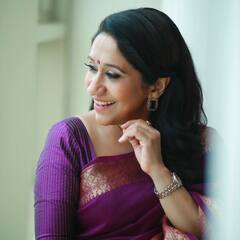 Sujatha Mohan : ‘புது வெள்ளை மழை இங்கு பொழிகின்றது..’ஹஸ்கி குரல் நாயகிக்கு இன்று பிறந்தநாள்!