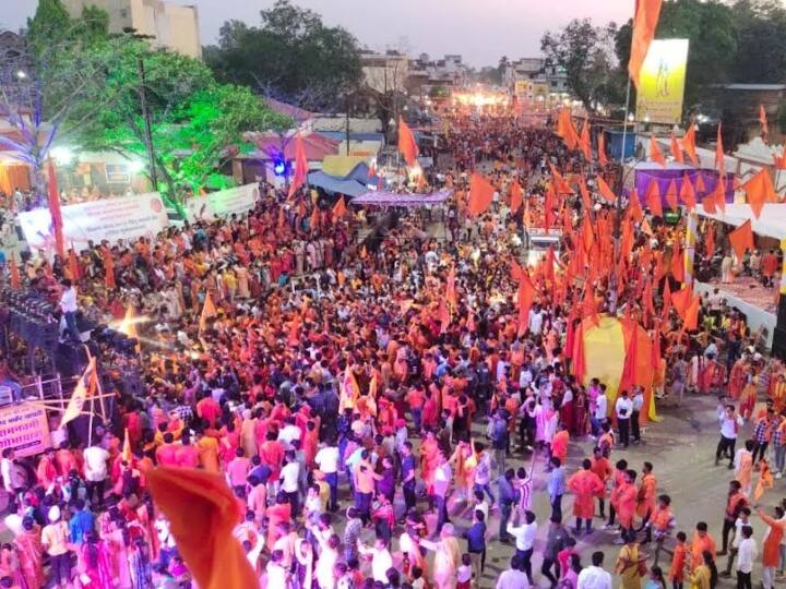 इस रैली में शहर के सभी सामाजिक संगठन के साथ- साथ बस्तर के आदिवासी समाज के लोग, विश्व हिंदू परिषद, बजरंग दल और शिवसेना के भी सदस्य शामिल हुए.