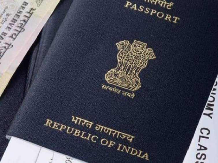 Passport Index points India ranks at 144th spot in 2023 sees the largest global drop India Passport Index : पासपोर्ट इंडेक्समध्येही रँकिंग घसरले; पाहा भारत कितव्या स्थानावर?
