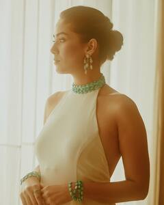 Mira Rajput Epitomises Elegance In White Outfit; See Pics