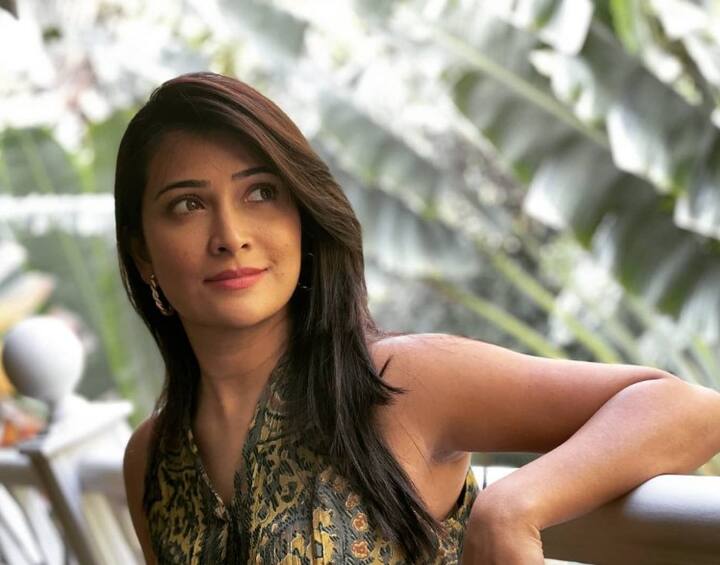 यश की पत्नी राधिका पंडित भी उनके साथ 'कॉफी विद करण सीजन 8' में नजर आ सकती हैं.