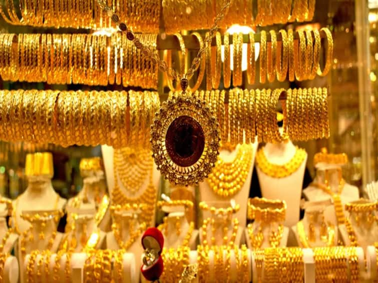 Gold Silver Price  Today march 31st gold silver price today in chennai Gold, Silver Price: இன்றும் படாரென உயர்ந்த தங்கம் விலை...அதிர்ச்சியில் பொதுமக்கள்... இன்றைய விலை நிலவரம் இதோ....!