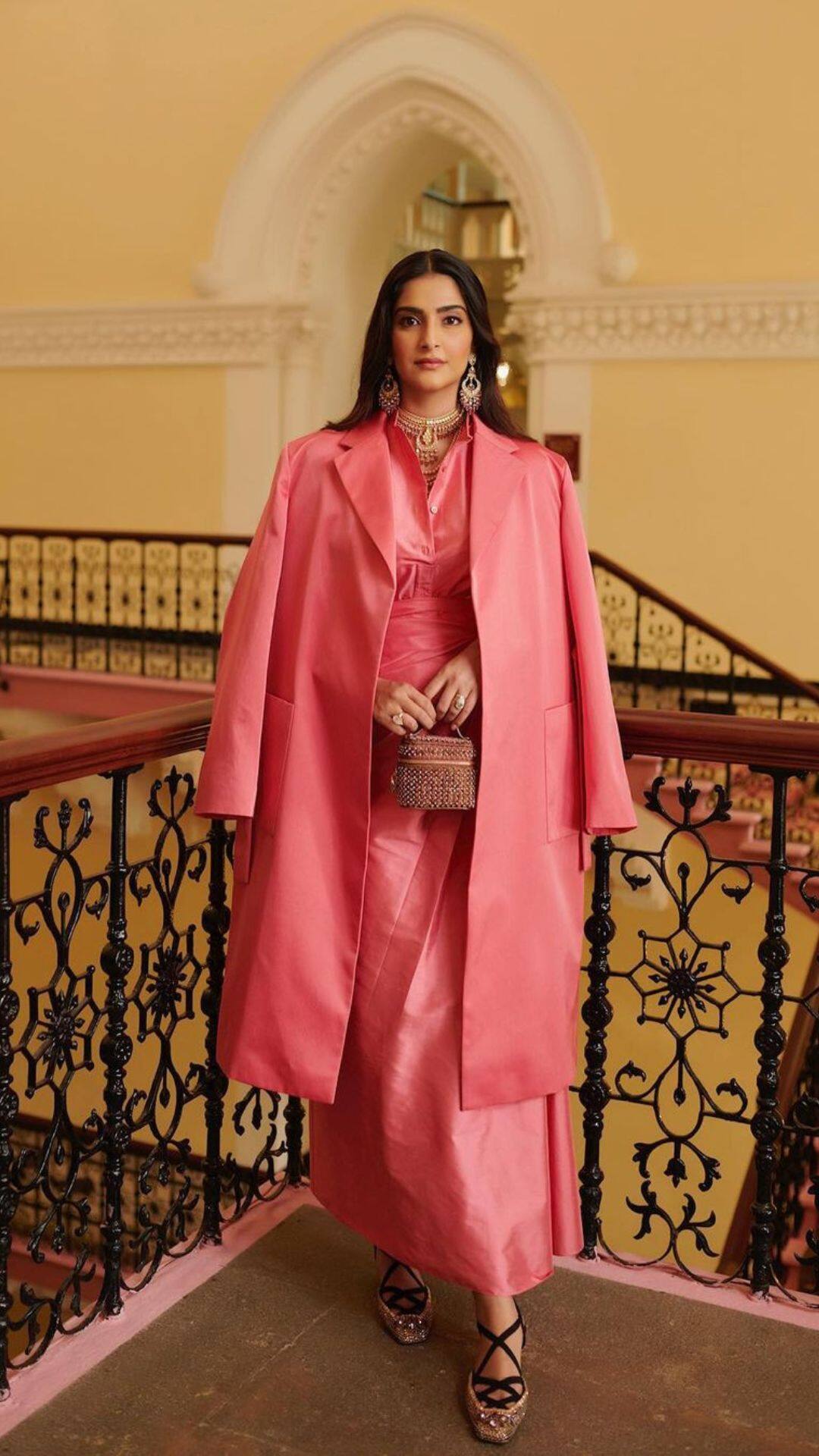 अभी एक्ट्रेस ने लग्जरी ब्रॉन्ड डियोर के इवेंट में शिरकत की अभी एक्ट्रेस ने लग्जरी ब्रॉन्ड डियोर के इवेंट में शिरकत की