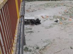 प्रयागराज में भीषण सड़क हादसा, आमने-सामने की टक्कर के बाद गंगा नदी में गिरा ट्रक, दूसरा रेलिंग से लटका, 3 की मौत