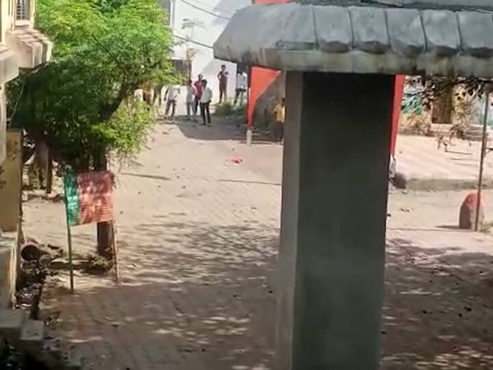 आज संभाजीनगर शहरापासून जवळच असलेल्या ओहर गावात (Ohar Village) देखील गटात वाद झाल्याचे पाहायला मिळाले.