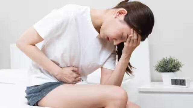 PCOS SYMPTOMS IN TEENAGE GIRLS AND YOUNG WOMEN: SYMPTOMS AND LIFESTYLE TIPS Health Tips:ટીનેજ છોકરીઓને પણ થાય છે PCOSની સમસ્યા, આ લક્ષણોને અવગણશો નહીં