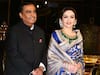 Nita Ambani Photos: बनारसी साड़ी पर कुंदन का हार, इन तस्वीरों में किसी रानी से कम नहीं लगीं नीता अंबानी