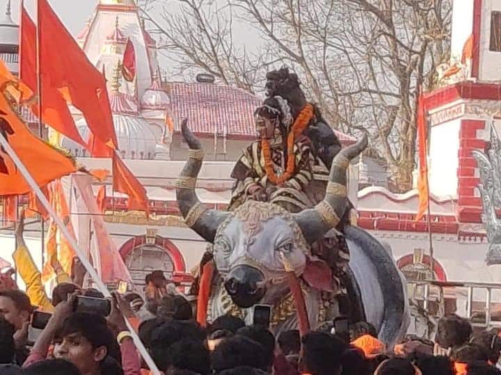 इतनी बड़ी श्रद्धालुओं की संख्या को देखते हुए बस्तर पुलिस ने 2 हजार से अधिक जवानों को पूरे जिले में तैनात किया था. साथ ही  शोभा यात्रा के दौरान पुलिस ने ड्रोन से भी नजर बनाई हुई थी.