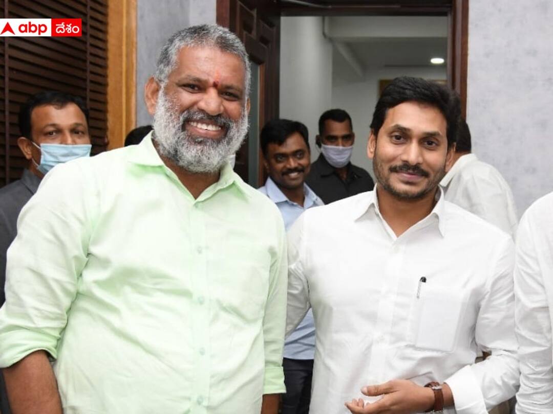 MLA Chevireddy says that her son will contest from Chandragiri in the next election. Chevireddy : వచ్చే ఎన్నికల్లో పోటీ చేయను - జగన్ వెంటే నడుస్తానంటున్న చెవిరెడ్డి !