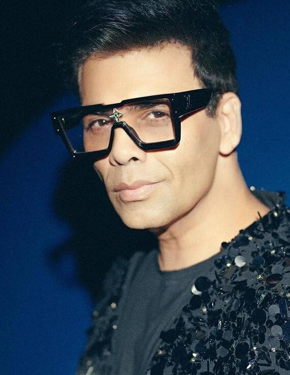 मीडिया रिपोर्ट्स के मुताबिक 'कॉफी विद करण सीजन 8' का फॉर्मेट इस बार चेंज किया गया है. इस सीजन में करण और ज्यादा ट्रिकी सवालों से गेस्ट को ग्रिल करते नजर आएंग और इस बॉर गॉसिप भी स्पेशल होंगे.