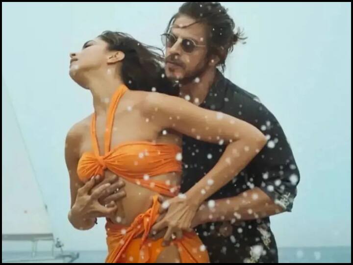Siddharth Anand ने Deepika Padukone की ऑरेंज बिकिनी पर तोड़ी चुप्पी, बताया आखिर क्यों चुना था 'भगवा रंग'! Director Siddharth Anand reveals why they chose a saffron bikini for Besharam Rang Siddharth Anand ने Deepika Padukone की ऑरेंज बिकिनी पर तोड़ी चुप्पी, बताया आखिर क्यों चुना था 'भगवा रंग'!