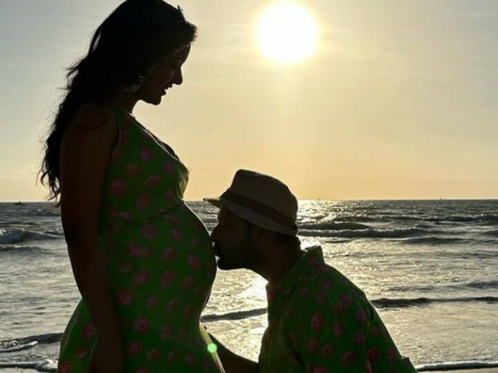 Ishita Dutta Pregnancy: फिल्म ‘दृश्यम 2’ में अजय देवगन की बेटी बनी इशिता दत्ता रियल लाइफ में मां बनी बनने वाली हैं. एक्ट्रेस ने अपनी कुछ तस्वीरें ऑफिशियल इंस्टाग्राम पर शेयर की हैं.