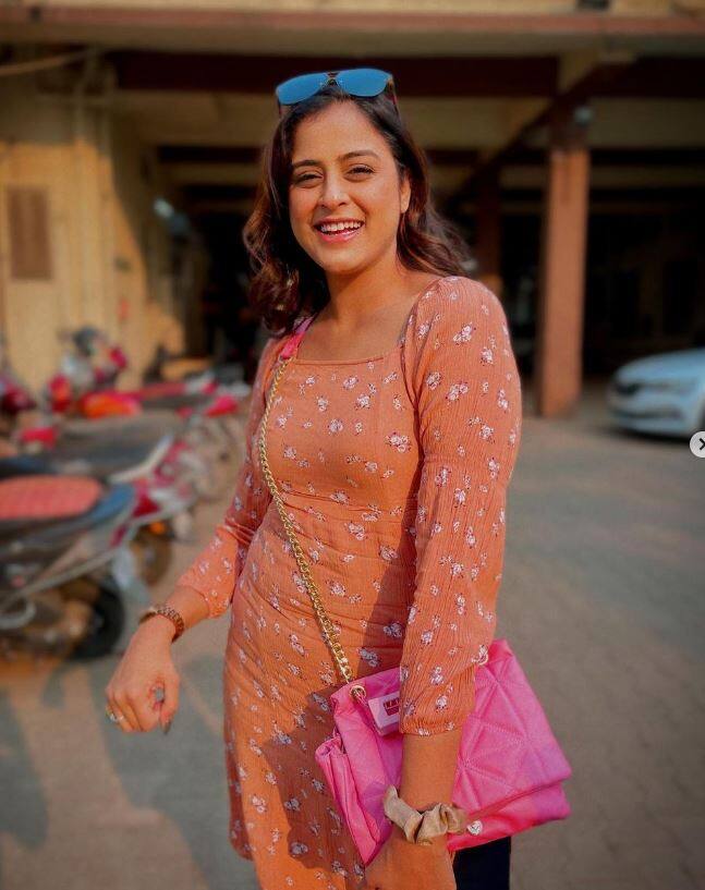 યામિની સિંહે કહ્યું કે તેને ભોજપુરી ઈન્ડસ્ટ્રીમાં ટકી રહેવા માટે કોઈ વિવાદની જરૂર નથી, તે પોતાના દમ પર નામ કમાઈ શકે છે.