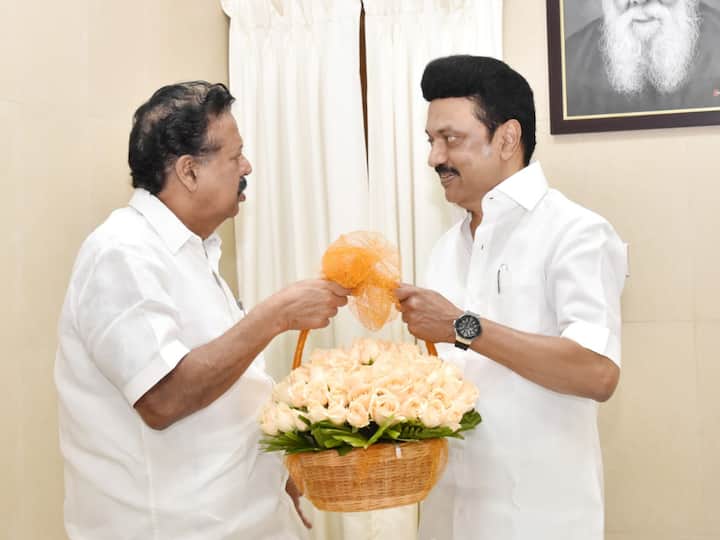 TN Higher Education Minister K Ponmudi met CM at the Secretariat to get his greeting ahead of demand for grants presentation (Twitter/@CMOTamilNadu)