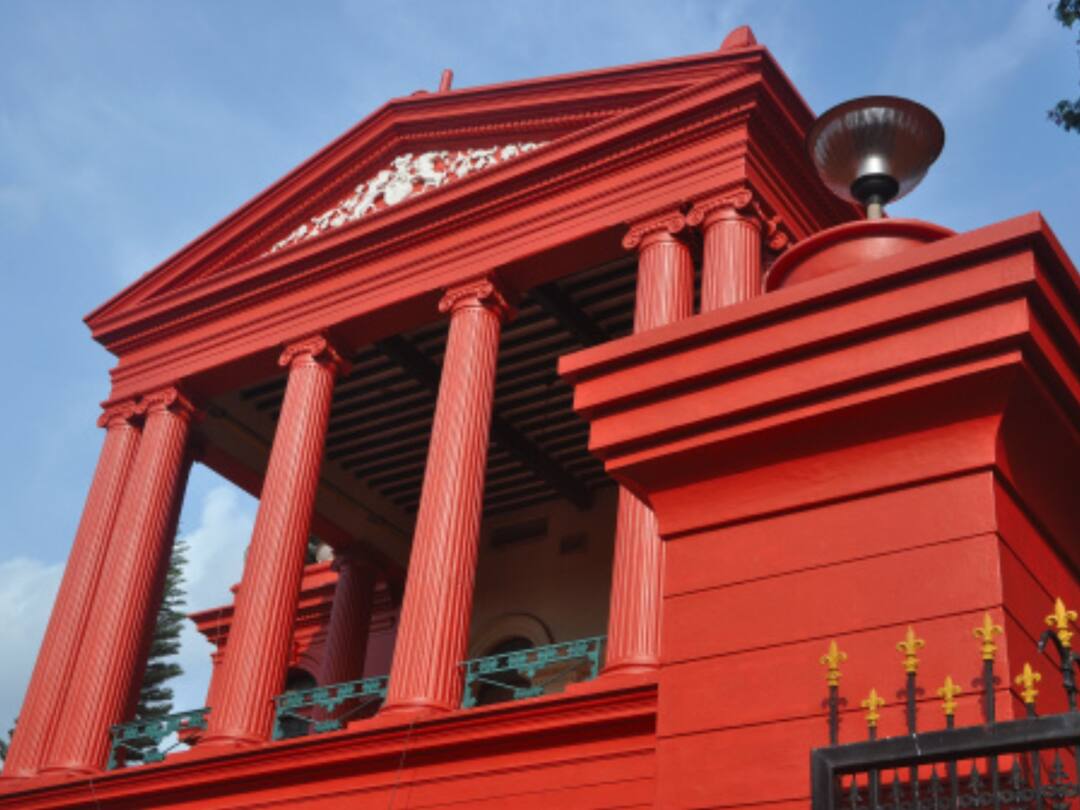 Karnataka Polls: HC Disqualifies JD(S) MLA For Luring Voters With Fake Insurance Bonds Karnataka HC Disqualifies JD(S) MLA From Tumkur Constituency For Luring Voters With Fake Insurance Bonds Karnataka Polls: HC Disqualifies JD(S) MLA For Luring Voters With Fake Insurance Bonds