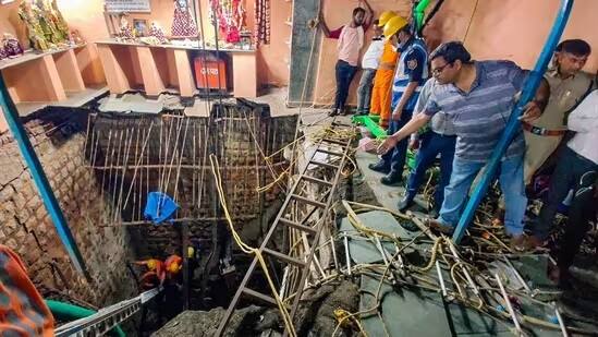 Indore temple well collapse death toll rises to 35 search op still underway Indore temple well collapse: ઇન્દોર મંદિર દુર્ઘટનામાં 11 કચ્છના લોકો પણ મોતને ભેટયા, ‘પ્રત્યક્ષદર્શીએ કહ્યું લાશો તરતા જોઇ’