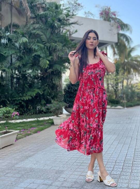 बड़े अच्छे लगते हैं फेम दिशा परमार को भी शो नच बलिए 10 के लिए अप्रोच किया गया है. हालांकि अभी तक कोई कन्फर्मेशन नहीं है कि दिशा ने क्या फैसला लिया है.