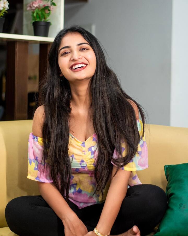 అనన్యా నాగళ్ల ఫోటోలు