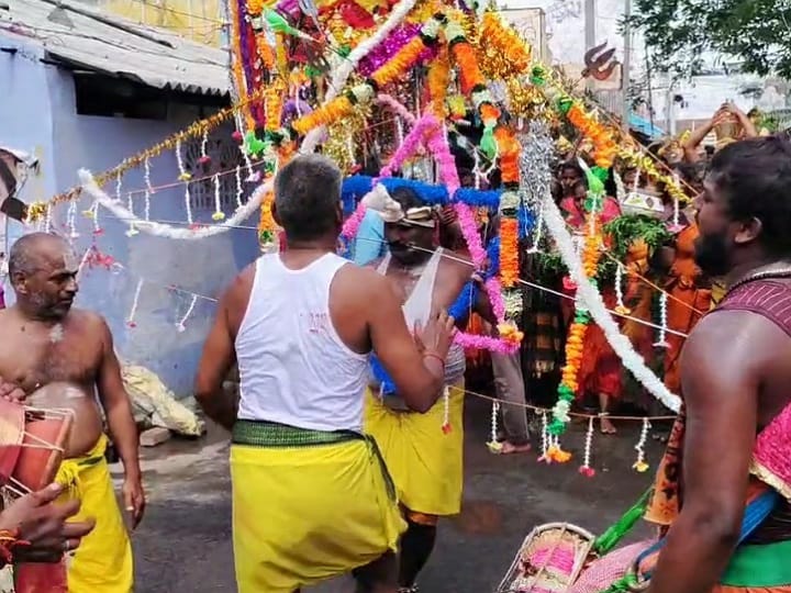 குளித்தலை காளியம்மன் கோவில் திருவிழா -  பக்தர்கள் நேர்த்திக்கடன்