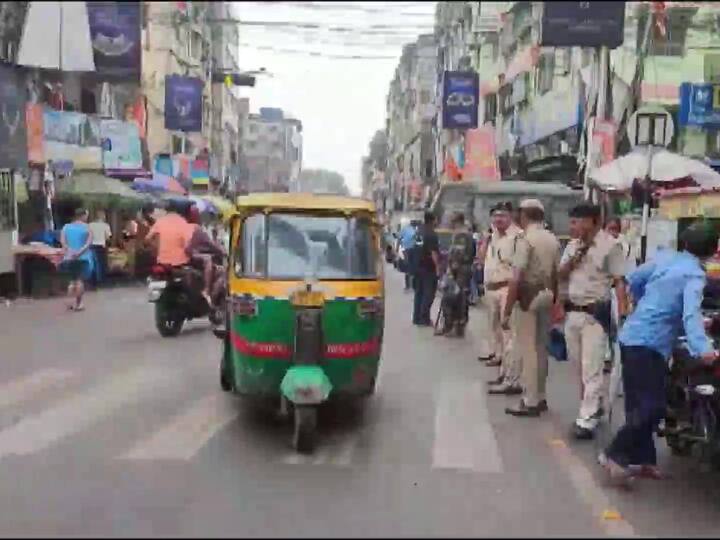Police officials were seen on the streets of Howrah to maintain peace as vehicular movement including public transport resumed after Friday's clashes.