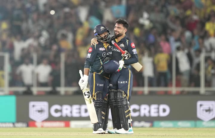 हार्दिक पांड्याच्या नेतृत्वात गुजरातने चेन्नईवर (Chennai Super Kings) पाच विकेट्सने विजय मिळवला. शुक्रवारी झालेल्या सामन्यात चेन्नईचा गुजरातकडून पराभव झाला