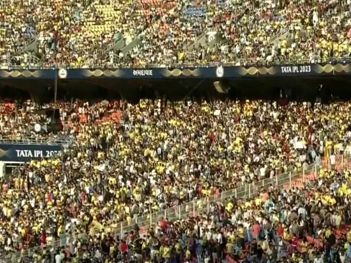 Watch: IPL ओपनिंग मैच में दिखा धोनी का क्रेज़, गुजरात टाइटंस के होम ग्राउंड पर छाया हुआ था पीला रंग IPL 2023 Gujarat Titans Home Ground filled with CSK Captain MS Dhoni Supporters during CSK vs GT Match Watch: IPL ओपनिंग मैच में दिखा धोनी का क्रेज़, गुजरात टाइटंस के होम ग्राउंड पर छाया हुआ था पीला रंग