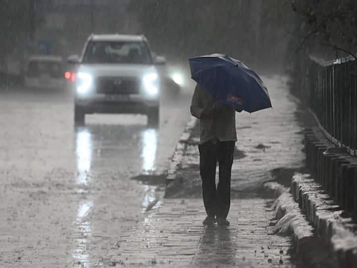 Delhi-NCR Witnesses Heavy Rain And Thunderstorm Heavy Rain, Thunderstorm Lash Parts Of Delhi-NCR, Likely To Witness Hailstorms