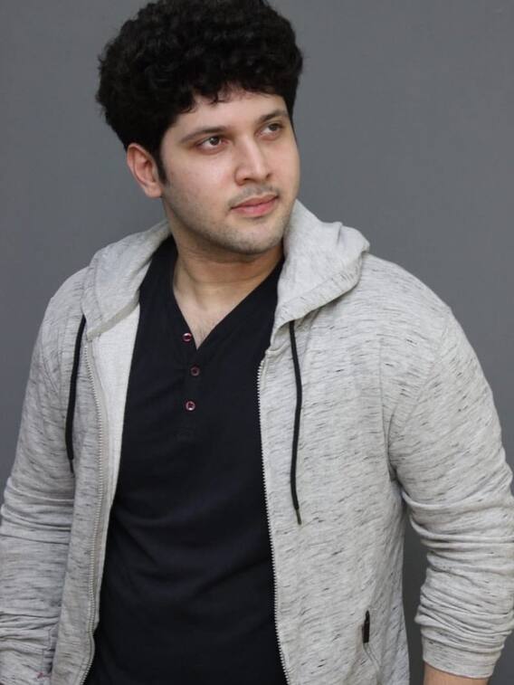 लग जा गले के बॉबी के पास है ये डिग्री