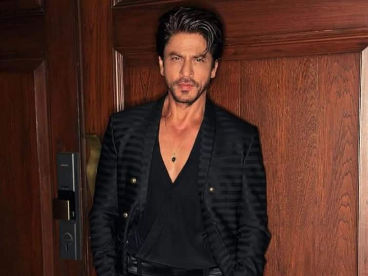 Deepika Padukone Reacts To Shah Rukh Khan's Pic From NMAAC Opening Night Deepika Padukone Reacts To Shah Rukh Khan's Pic From NMAAC Opening Night