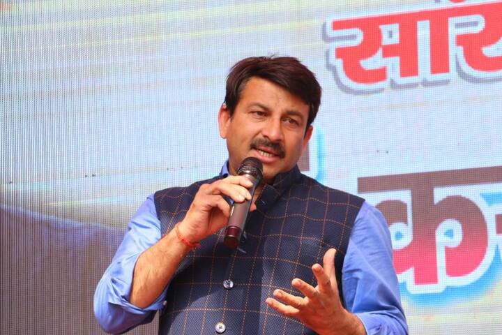 फिल्म ब्लॉकबस्टर साबित हुई थी. मनोज तिवारी भी रातों रात सुपरस्टार बन गए थे. फर्श से अर्श तक का सफर तय करते हुए मनोज तिवारी ने अपनी जिंदगी में कई उतार चढ़ाव देखें है लेकिन उन्होंने कभी पीछे मुड़कर नहीं देखा.