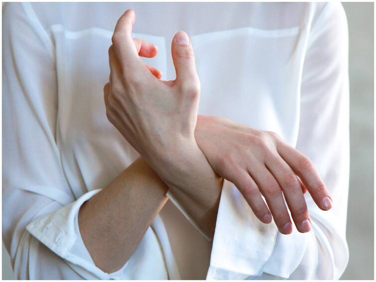 Dangerous Symptoms Of arthritis Disease Arthritis: ఈ భయంకరమైన లక్షణాలు కనిపిస్తే నిర్లక్ష్యం వద్దు- ఆ ముప్పు బారిన పడిపోతారు