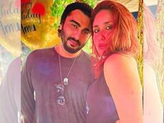 ৭ বছর পার! এক ফ্রেমে ধরা দিলেন কি অ্যান্ড কা করিনা-অর্জুন