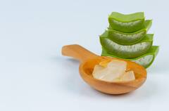 महंगा मेकअप रिमूवर अफोर्ड करना हो रहा है मुश्किल...घर में मौजूद इन चीज़ों से करें मेकअप रिमूव