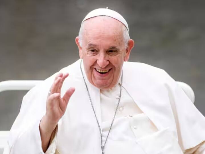 Pope Francis: पोप फ्रांसिस को रोम के अस्पताल से मिली छुट्टी, बोले- 'मैं अभी जिंदा हूं'
