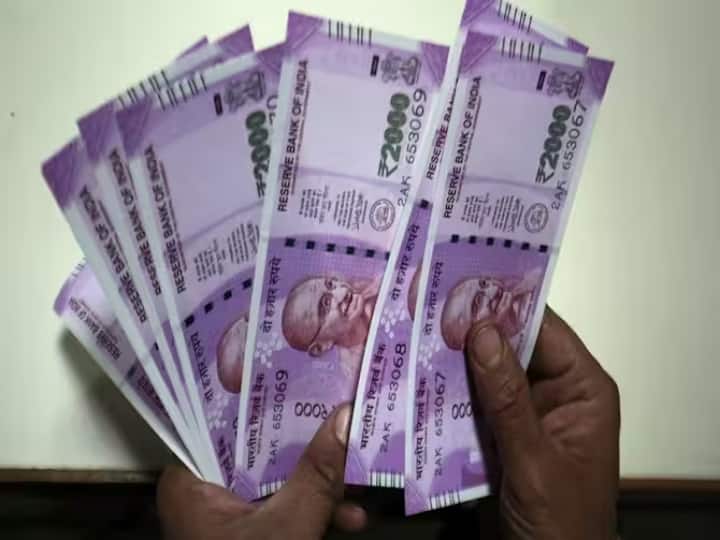 Unemployment Allowance 12th pass students will get Rs 2500 every month from today know how to apply online ANN Unemployment Allowance: 12वीं पास स्टूडेंट्स को आज से हर महीने मिलेंगे 2500 रुपये, जानें कैसे करना है ऑनलाइन आवेदन?