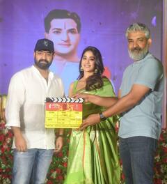 Janhvi Kapoor : ‘பளபளன்னு மினுங்குறியே ப்ளாஸ்டிக்கு ரைஸா..'ஜான்வி கபூர் பதிவிட்ட பளிச் க்ளிக்ஸ்!