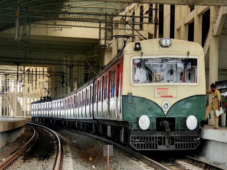 Chennai electric tarin changes in patterns of train services in chennai Chennai : ரயில் பயணிகளுக்கு முக்கிய அறிவிப்பு...சென்னையில் புறநகர் சேவையில் மாற்றம்...எப்போதிருந்து தெரியுமா...?