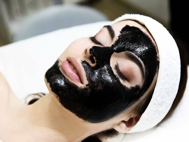 Charcoal Skin And Hair Benefits Know Advantages Of Charcoal Charcoal: सिर्फ स्किन नहीं, बालों और दांतों के लिए भी फायदेमंद है 'चारकोल', जानें इसके इस्तेमाल के 7 फायदे