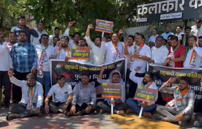 प्रत्येक नागरीकाला पंधरा लाख रुपये देणार अशा अनेक खोट्या घोषणा मोदी यांनी निवडणूकीपूर्वी केल्या.