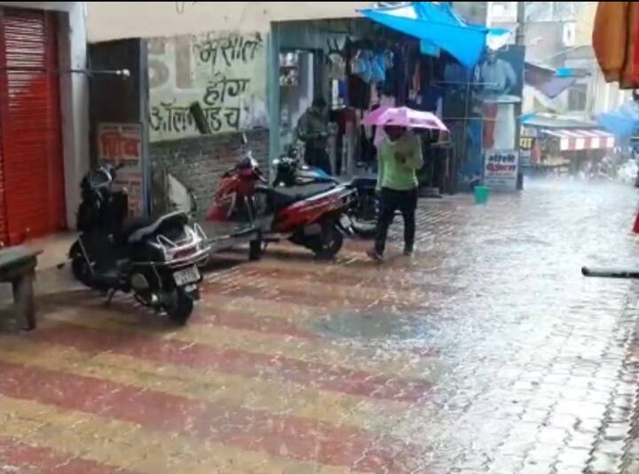 Bageshwar roads were closed at many places due to rain and hailstorm, crops damaged ann Bageshwer News: बागेश्वर में बारिश से बुरा हाल, जगह-जगह सड़कें हुईं बंद, ओलावृष्टि और हिमपात से फसलों को नुकसान