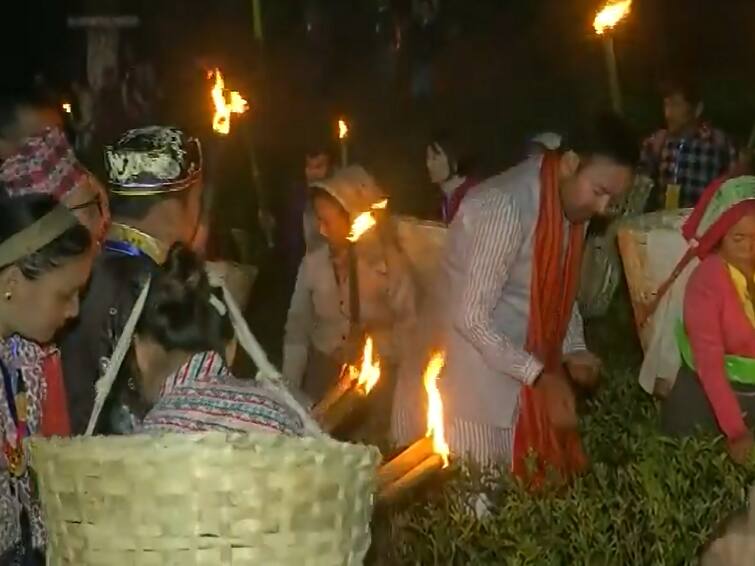 G 20 Delegates Experience Tea Plucking In Darjeeling On Sidelines Of Second G20 Tourism Working Group Meeting. Watch G 20 Delegates Experience Tea Plucking In Darjeeling On Sidelines Of Second Tourism Working Group Meeting. Watch