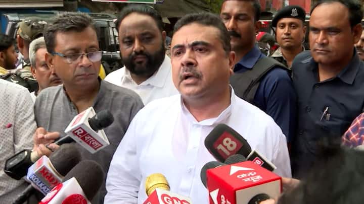 শুভেন্দু ট্যুইটে বলেছেন, 'রাজভবন চোখ-কান খোলা রাখবে, এটা শুনে ভাল লাগছে। এবার দুষ্কৃতীদের ধরতে কার্যকরী পদক্ষেপ নেওয়া হবে।'