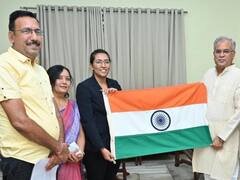 पर्वतारोही याशी जैन ने की सीएम भूपेश बघेल से मुलाकात, माउंट एवरेस्ट पर चढ़ाई के लिए जाने वाली टीम में हुआ चयन