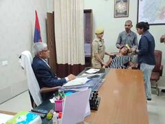 पुलिस कमिश्नर से मिलने पहुंची आकांक्षा दुबे की मां हुईं बेहोश, आरोपी समर पर लगाए गंभीर आरोप